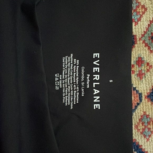Everlane The Perform Cropped Legging - Picture 4 of 6